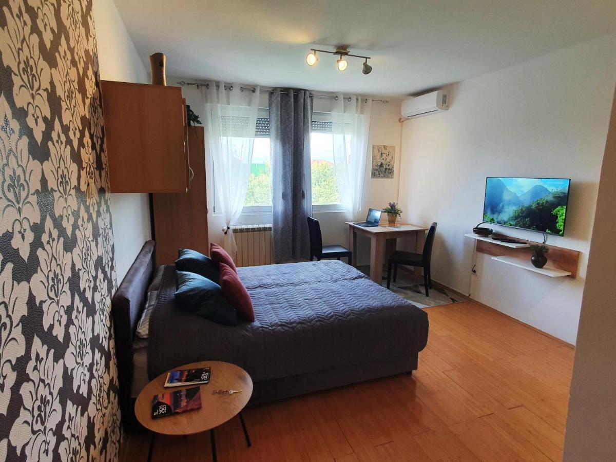 Apartman 64 - Besplatan Parking Za Goste Novi Sad Esterno foto